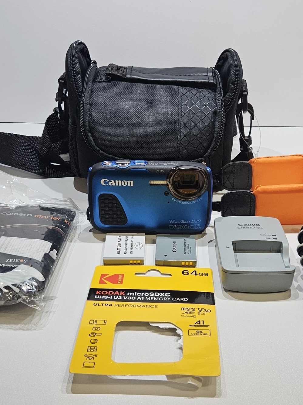 Canon PowerShot D30 Rugged Waterproof Digital Camera in Blue. Tested And Working